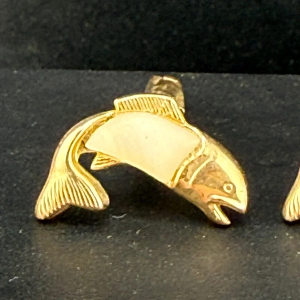 Vintage Swank Cufflinks Gold Tone Fish Mother of Pearl Inlay Trout